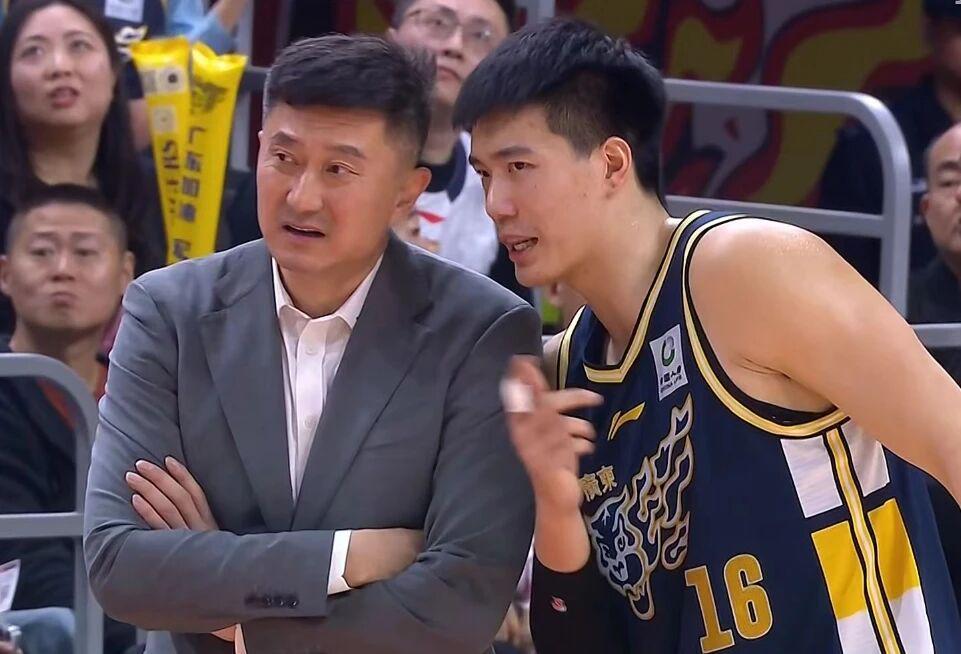 开云体育-广东男篮遭遇双重打击，焦泊乔常规赛报销，签新大外援的事也黄了